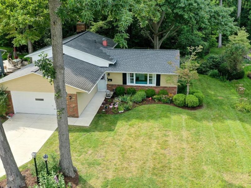 714 Strowbridge Drive, Huron, OH 44839 Photo 2