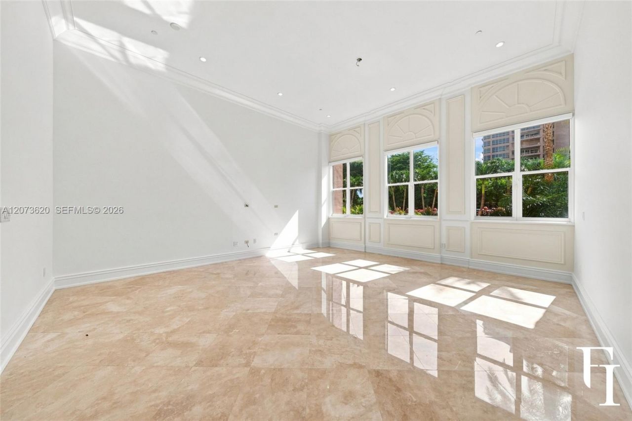 60 Edgewater Dr, Unit East, Coral Gables, FL 33133 Main Photo