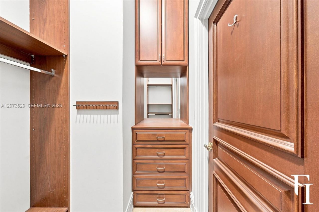 60 Edgewater Dr , Unit East, Coral Gables, FL 33133 Photo