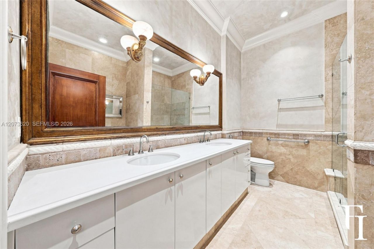 60 Edgewater Dr , Unit East, Coral Gables, FL 33133 Photo