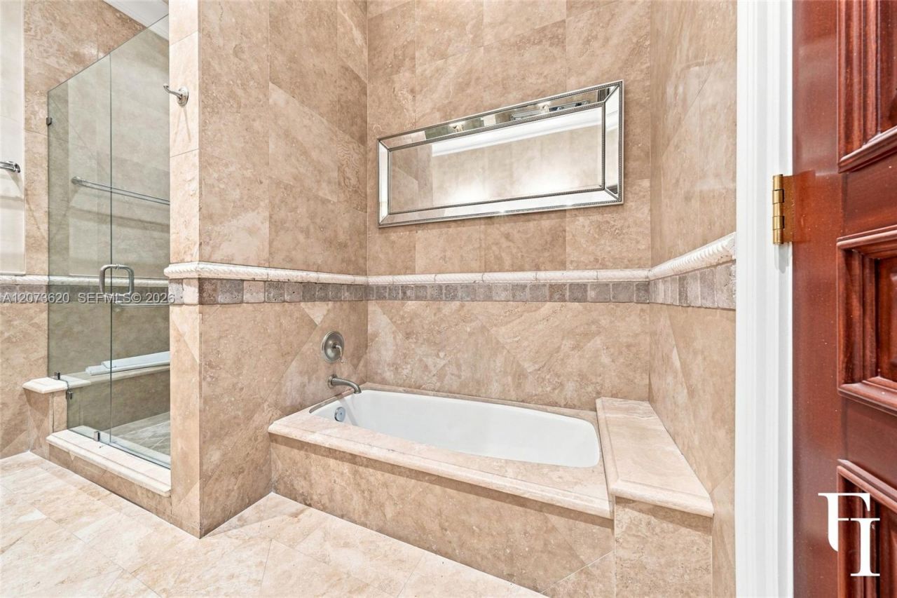 60 Edgewater Dr , Unit East, Coral Gables, FL 33133 Photo