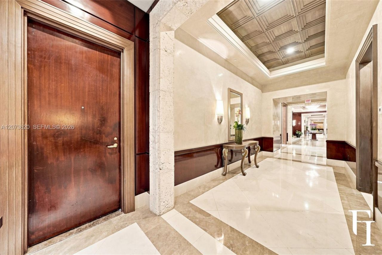 60 Edgewater Dr , Unit East, Coral Gables, FL 33133 Photo