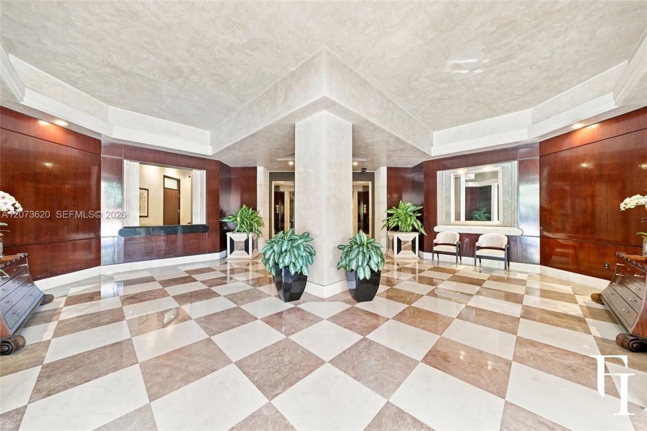 60 Edgewater Dr , Unit East, Coral Gables, FL 33133 Photo