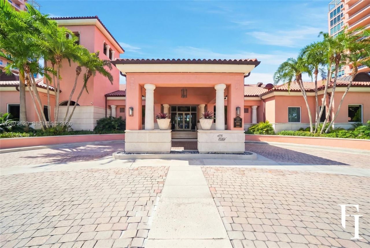 60 Edgewater Dr , Unit East, Coral Gables, FL 33133 Photo