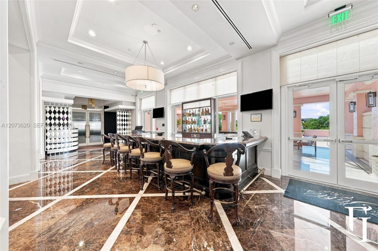 60 Edgewater Dr , Unit East, Coral Gables, FL 33133 Photo
