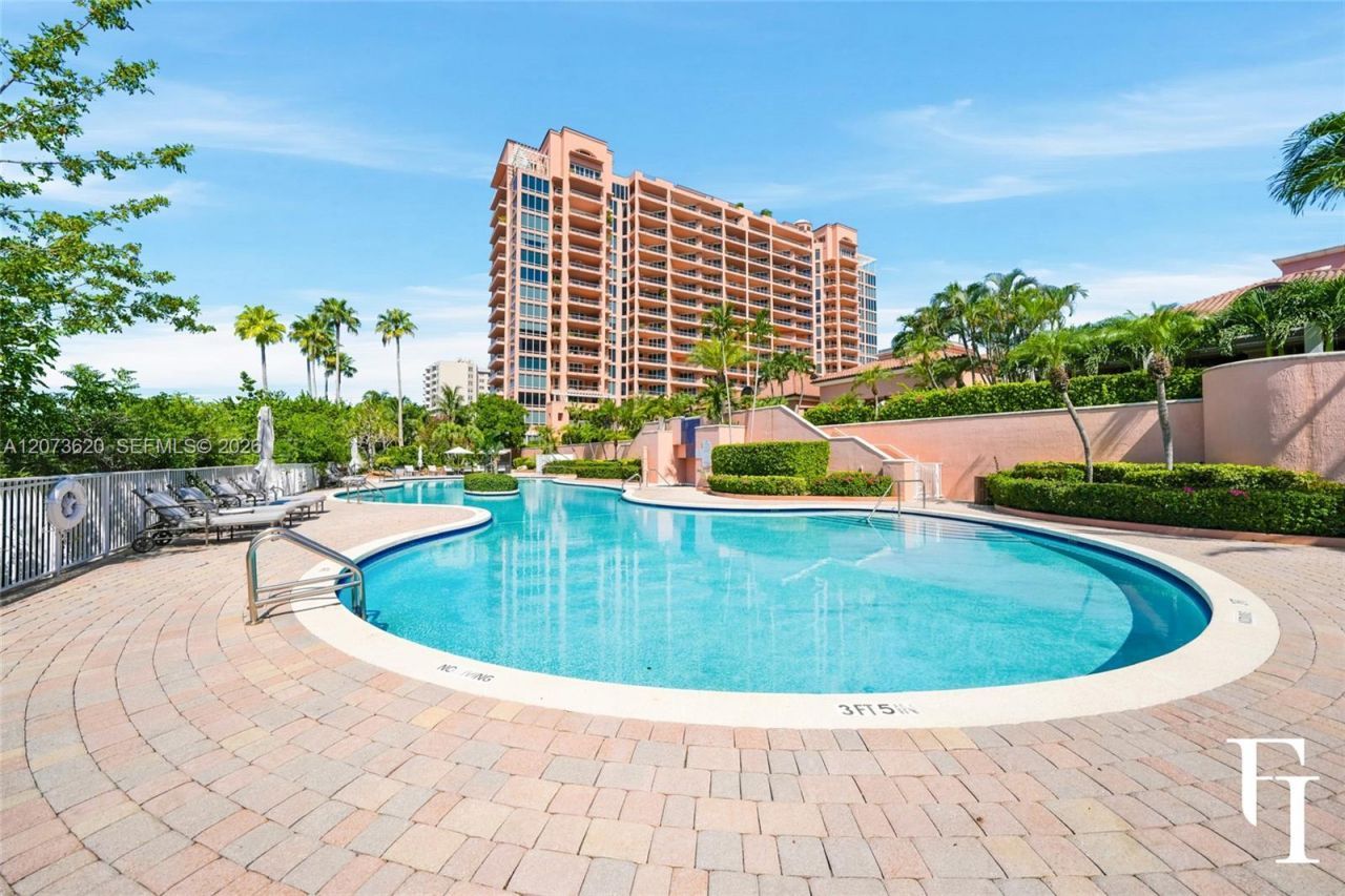 60 Edgewater Dr , Unit East, Coral Gables, FL 33133 Photo