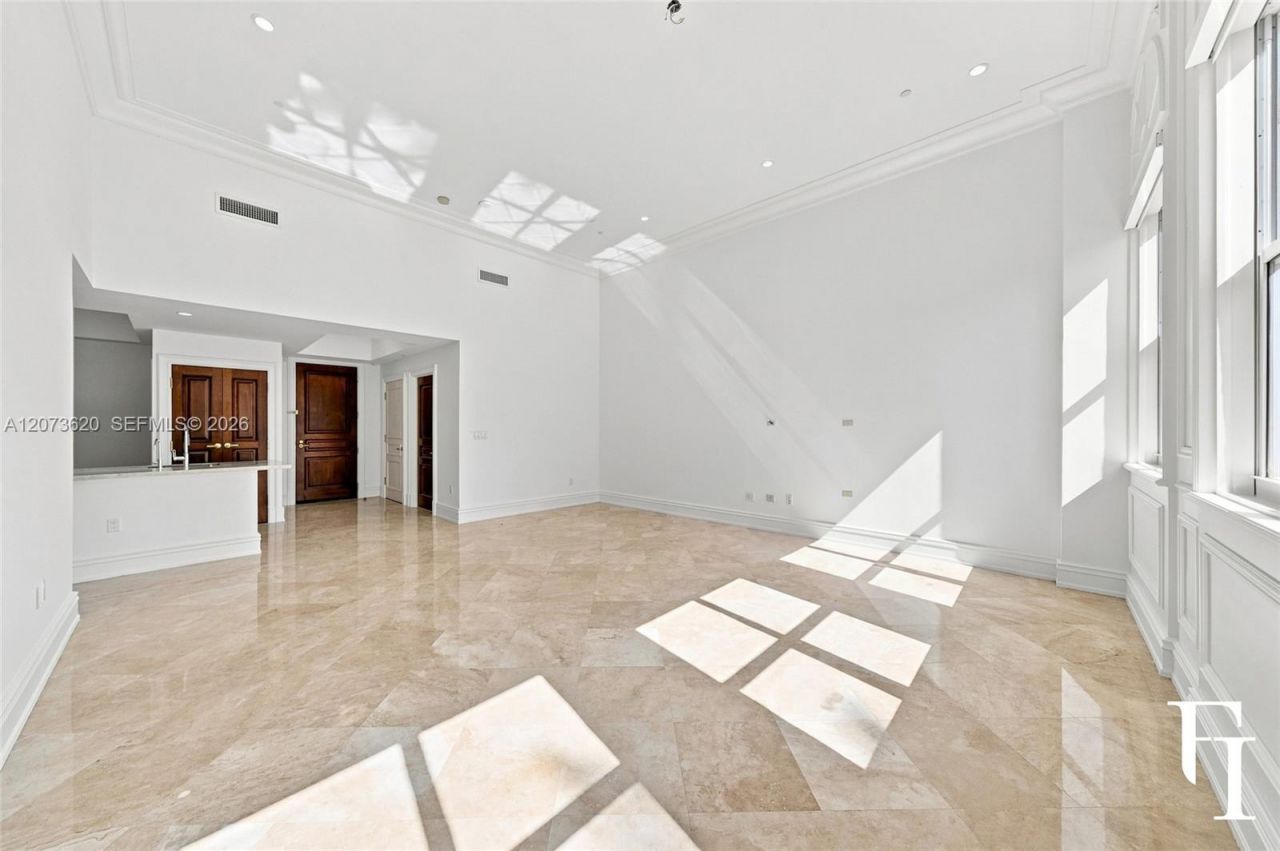60 Edgewater Dr , Unit East, Coral Gables, FL 33133 Photo