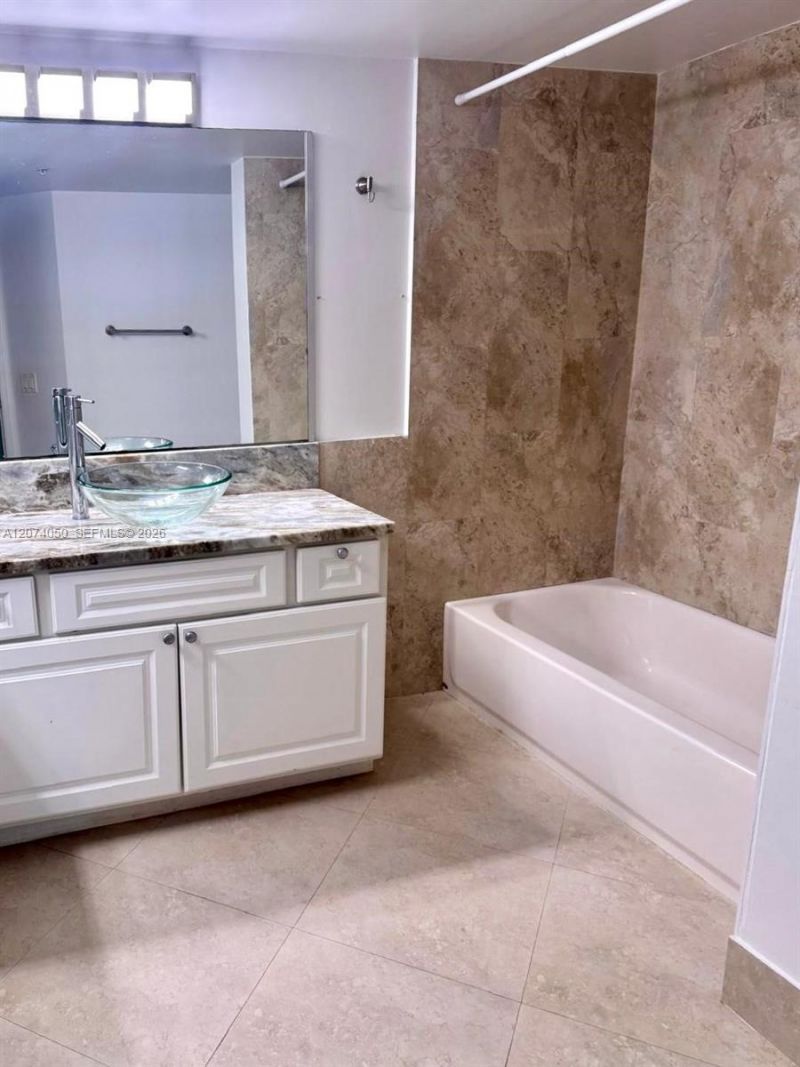 800 Scotia Dr , Unit 103, Hypoluxo, FL 33462 Photo