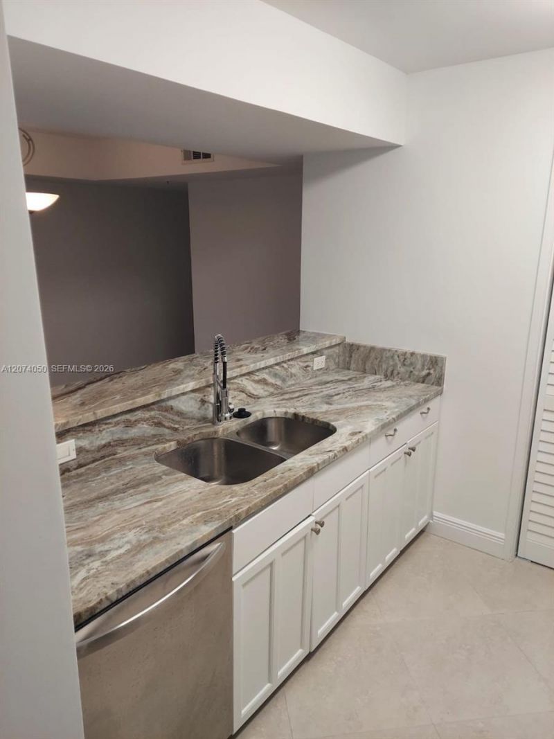 800 Scotia Dr , Unit 103, Hypoluxo, FL 33462 Photo