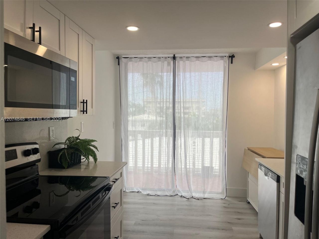 8530 Byron Ave , Unit 402, Miami Beach, FL 33141 Photo