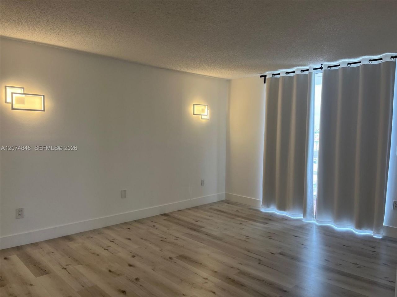 8530 Byron Ave , Unit 402, Miami Beach, FL 33141 Photo
