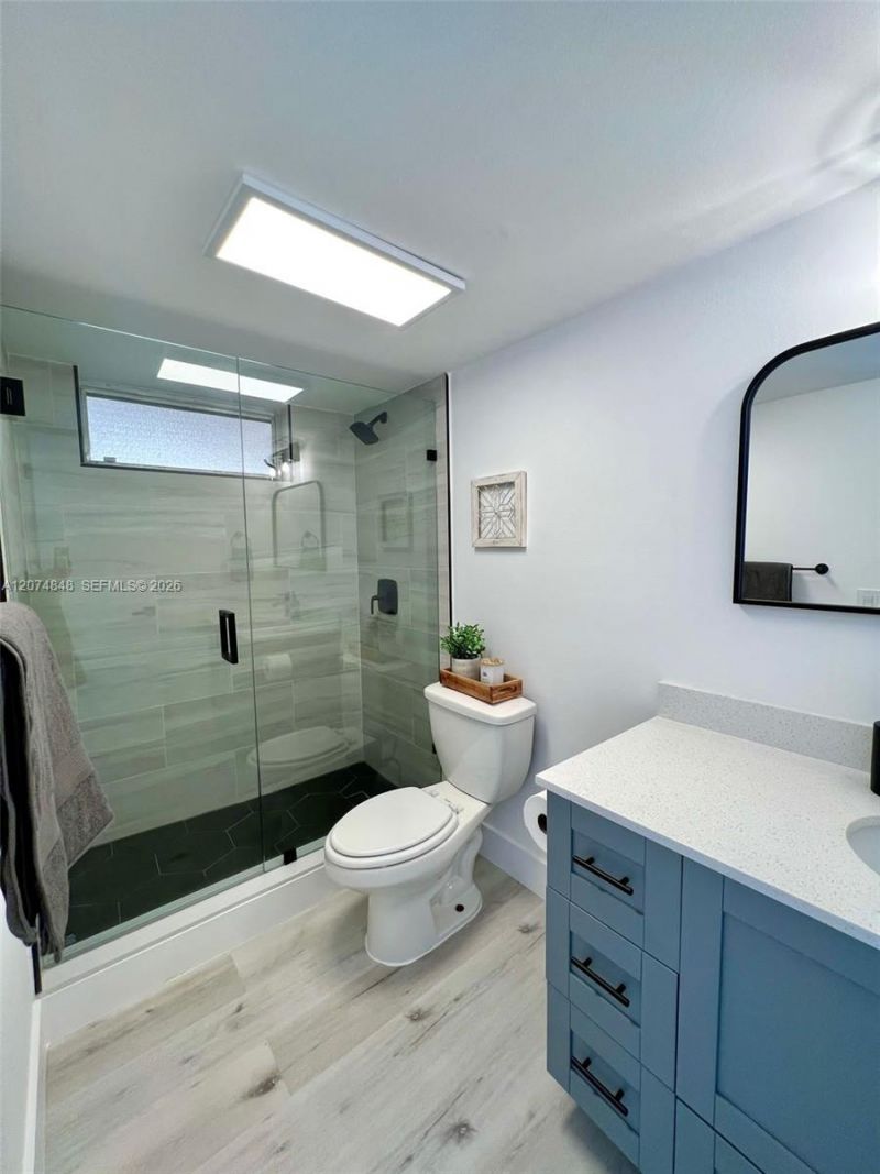 8530 Byron Ave , Unit 402, Miami Beach, FL 33141 Photo