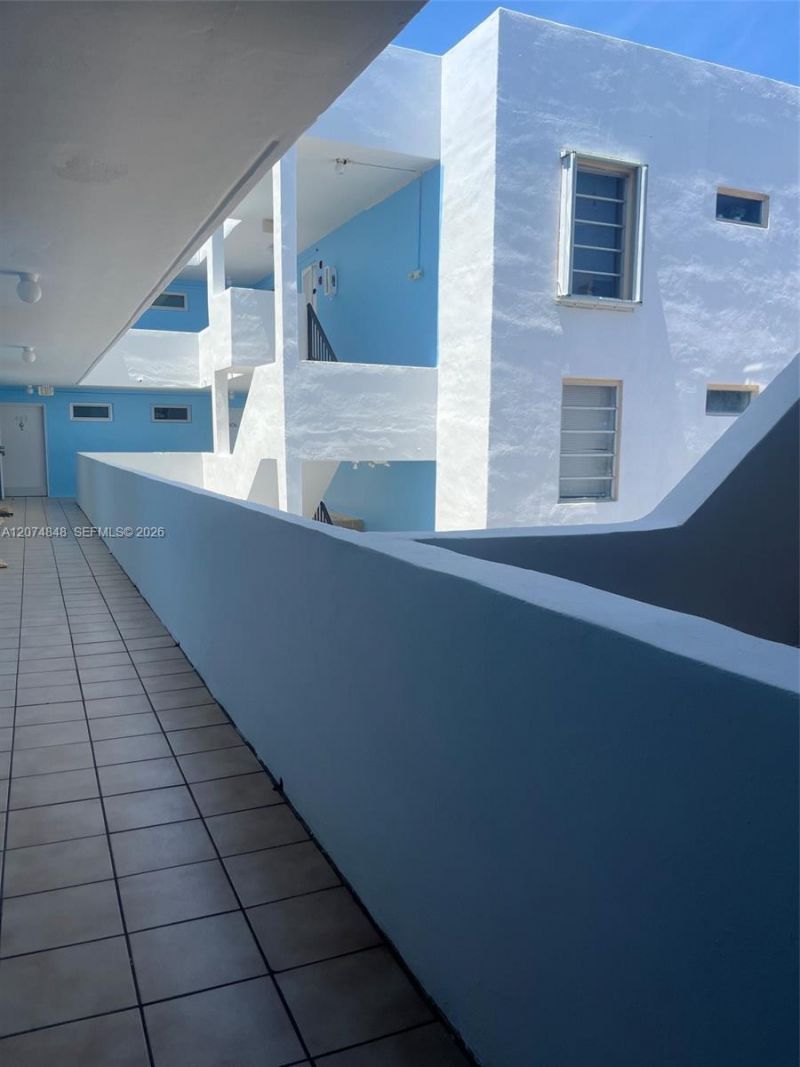 8530 Byron Ave , Unit 402, Miami Beach, FL 33141 Photo