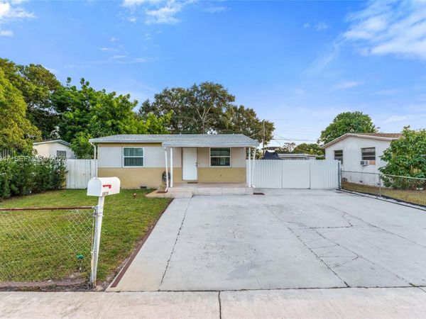 6416 Franklin St , Hollywood, FL 33024