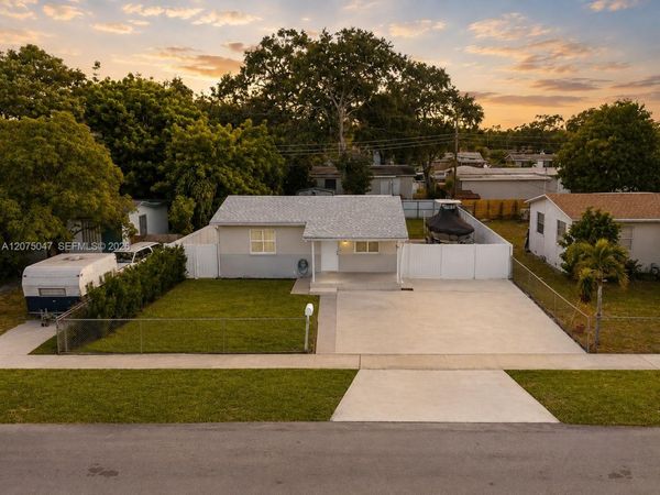 6416 Franklin St , Hollywood, FL 33024