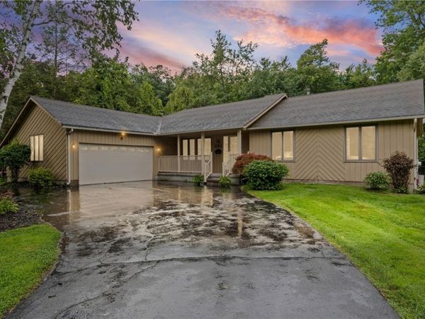 291 Creighton Lane , Rochester, NY 14612