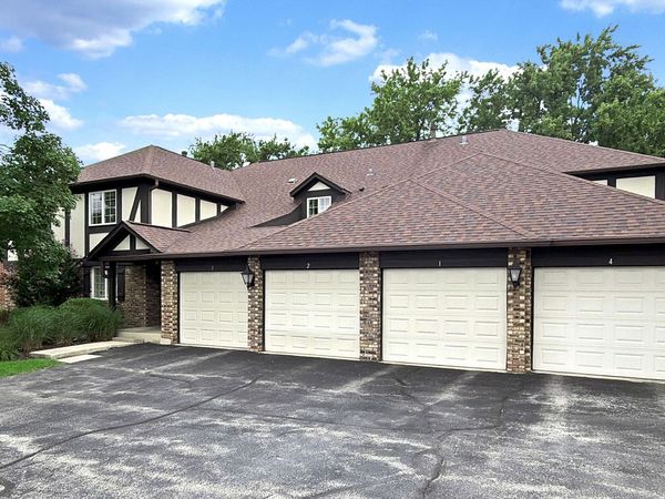 12 Algonquin Trail , Unit 4, Indian Head Park, IL 60525