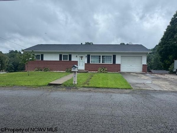 210 View Street, Kingwood, WV 26537