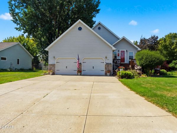 818 17TH Avenue SE, East Grand Forks, MN 56721