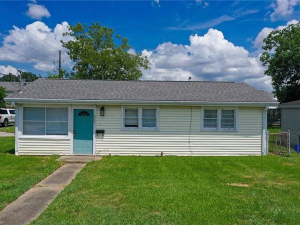 2701 ROSE Drive, Gretna, LA 70053
