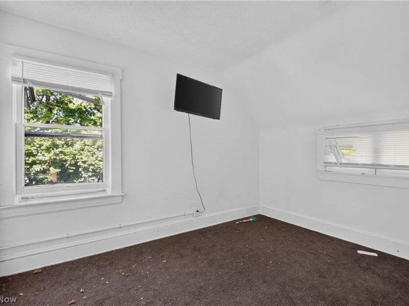 893 E 75th Street, Cleveland, OH 44103 Photo 13
