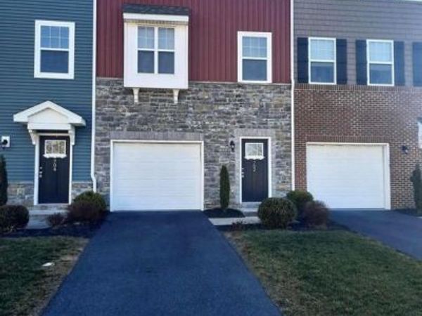 702 ADMIRALS QUAY DRIVE, MECHANICSBURG, PA 17050
