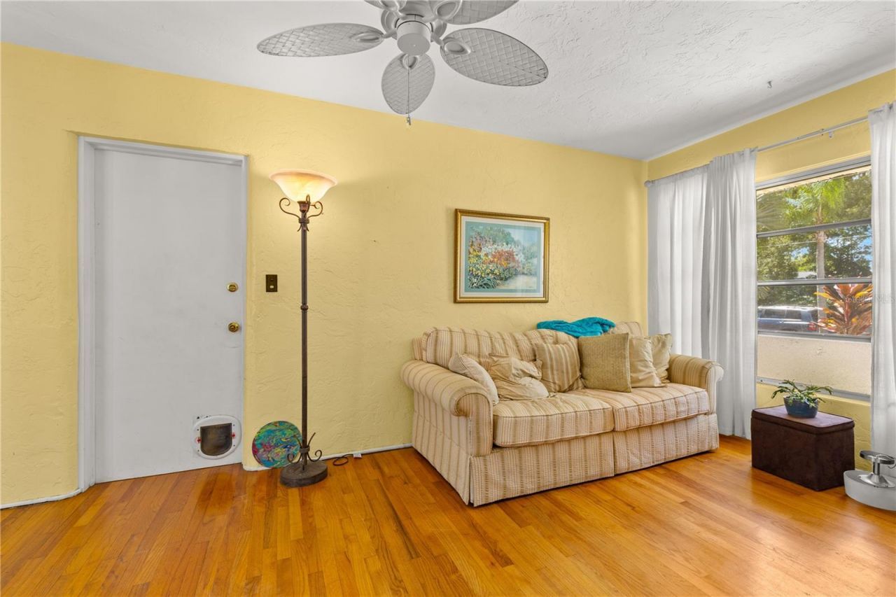 4559 N Yardley Avenue N, Saint Petersburg, FL 33713 Photo