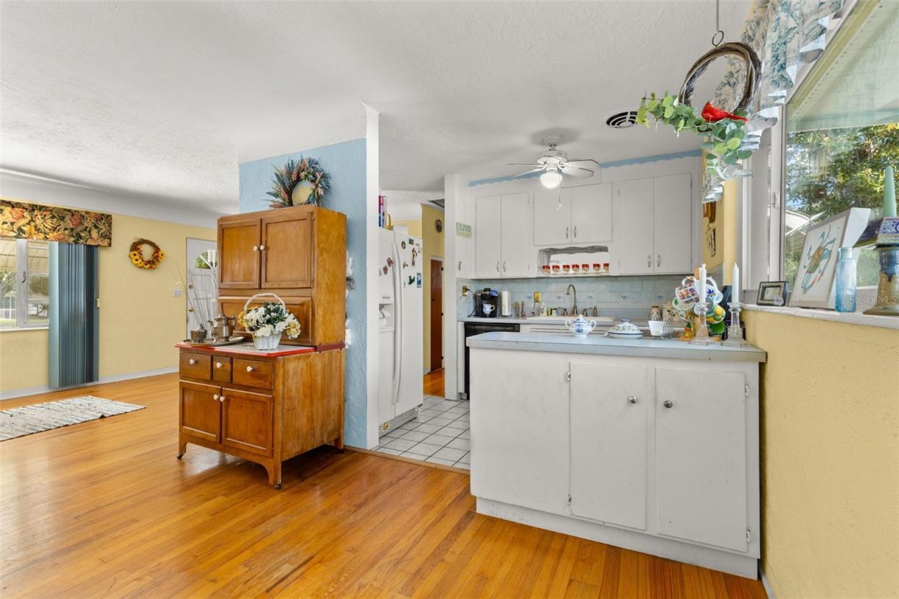 4559 N Yardley Avenue N, Saint Petersburg, FL 33713 Photo