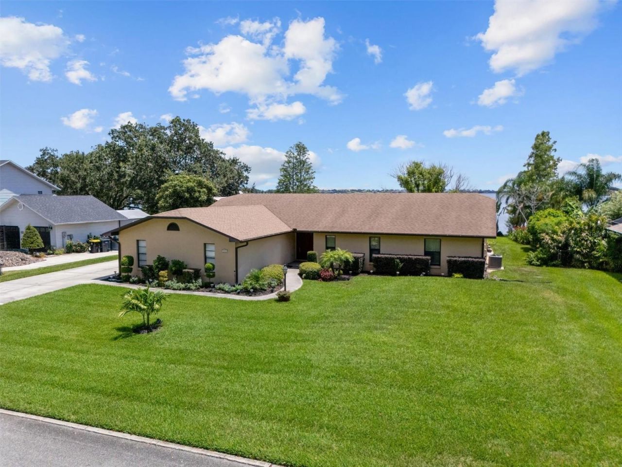 926 Van Drive , Auburndale, FL 33823 Photo