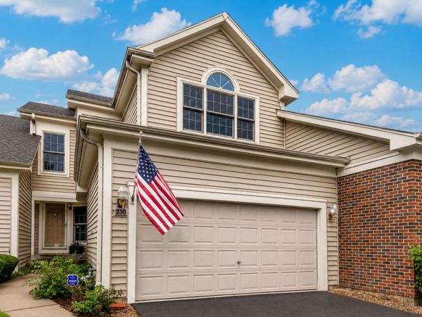 230 Parktrail Court , Schaumburg, IL 60173
