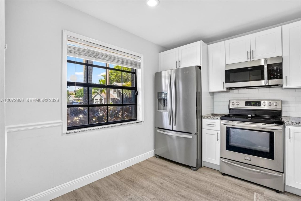 10348 NW 3rd St, Pembroke Pines, FL 33026 Photo