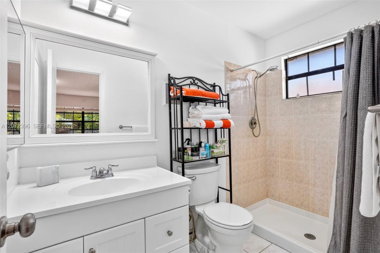 10348 NW 3rd St, Pembroke Pines, FL 33026 Photo