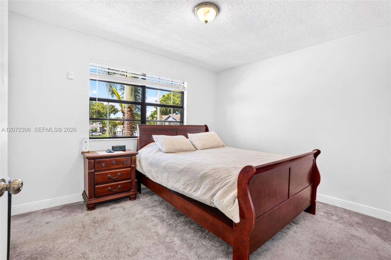 10348 NW 3rd St, Pembroke Pines, FL 33026 Photo