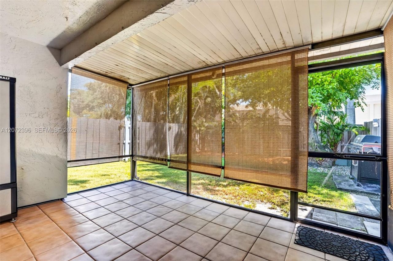 10348 NW 3rd St, Pembroke Pines, FL 33026 Photo