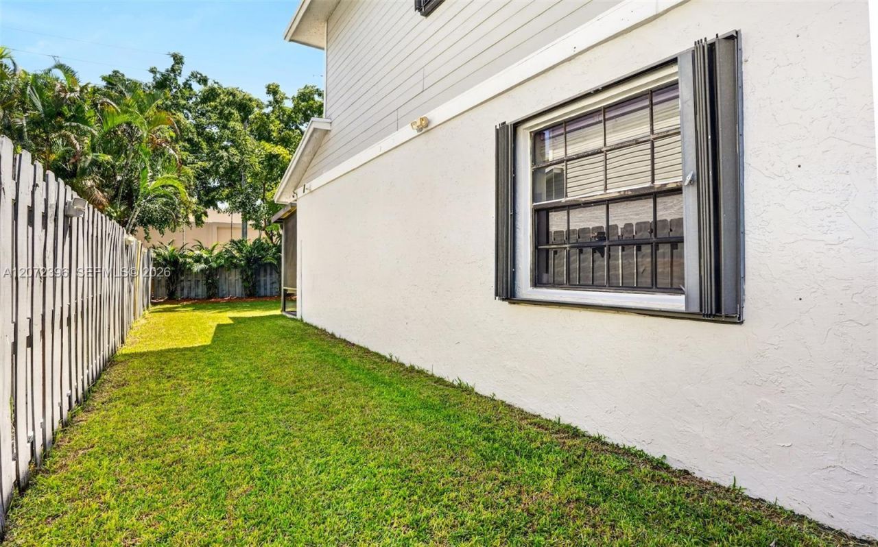 10348 NW 3rd St, Pembroke Pines, FL 33026 Photo