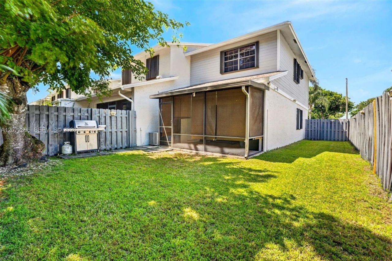 10348 NW 3rd St, Pembroke Pines, FL 33026 Photo
