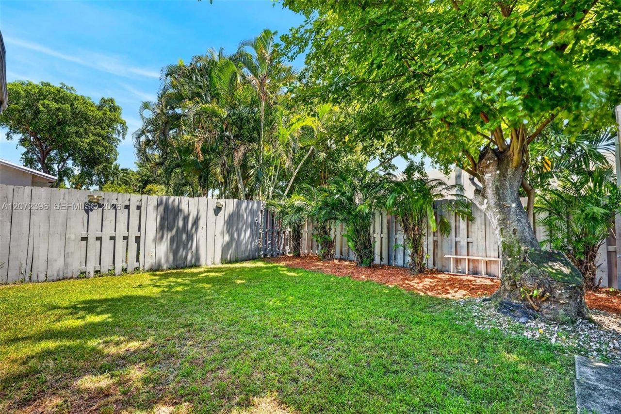 10348 NW 3rd St, Pembroke Pines, FL 33026 Photo