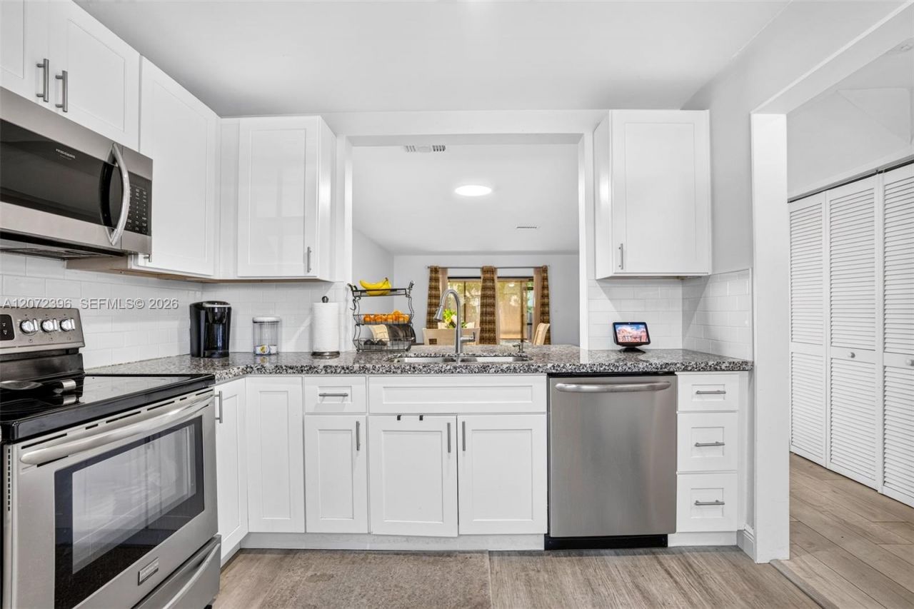 10348 NW 3rd St, Pembroke Pines, FL 33026 Photo