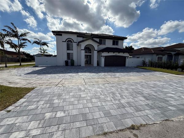 15624 SW 20th St , Miami, FL 33185