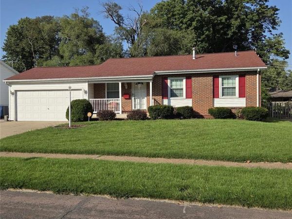 1095 Thompson Drive, Florissant, MO 63031
