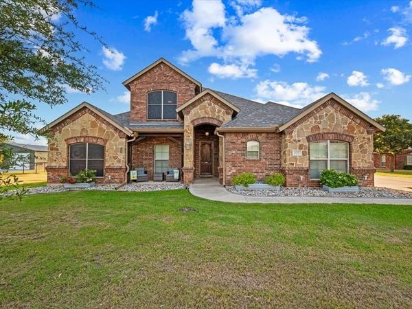 825 Broadhead Road, Waxahachie, TX 75165