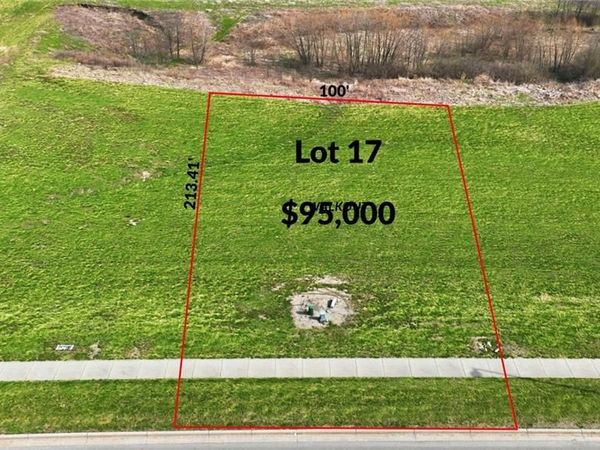2114 NE Shoal Creek Parkway, Kansas City, MO 64155
