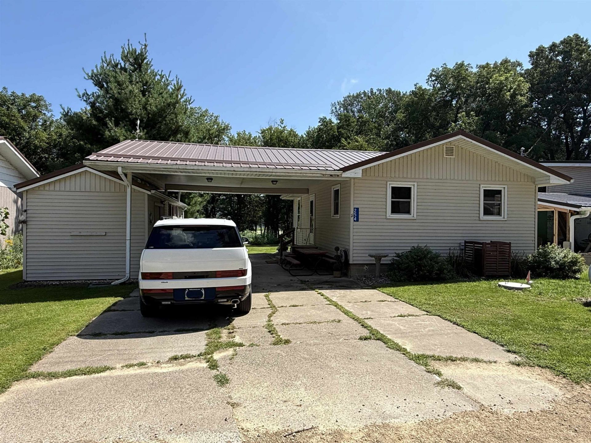 254 Mallard Lane, Garnavillo, IA 52049 Main Photo