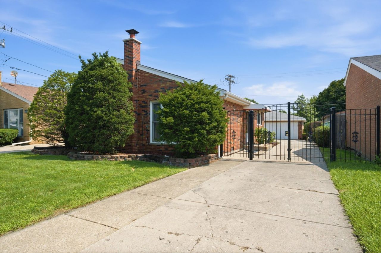 10519 S Pulaski Road, Chicago, IL 60655 Main Photo