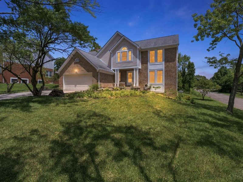 8042 Quail Meadow Lane, West Chester, OH 45069 Photo 3