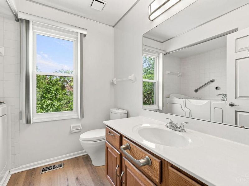 8042 Quail Meadow Lane, West Chester, OH 45069 Photo 32