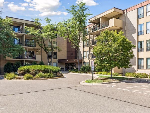 6710 Vernon Avenue S, Unit 410, Edina, MN 55436