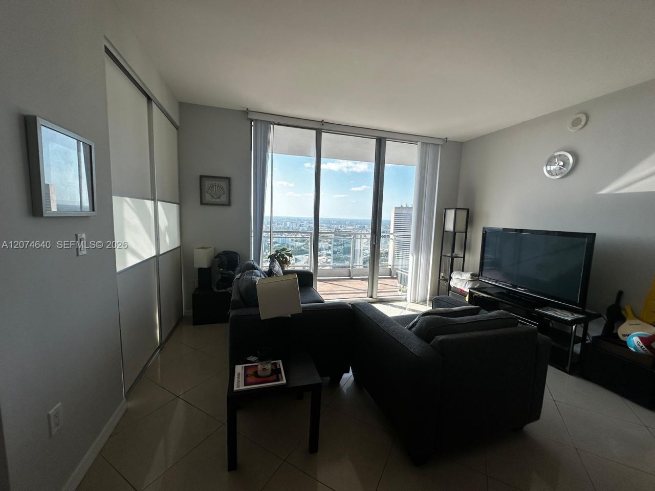 90 SW 3rd St , Unit 4406, Miami, FL 33130 Photo