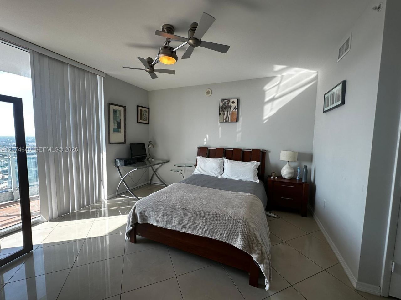 90 SW 3rd St , Unit 4406, Miami, FL 33130 Photo