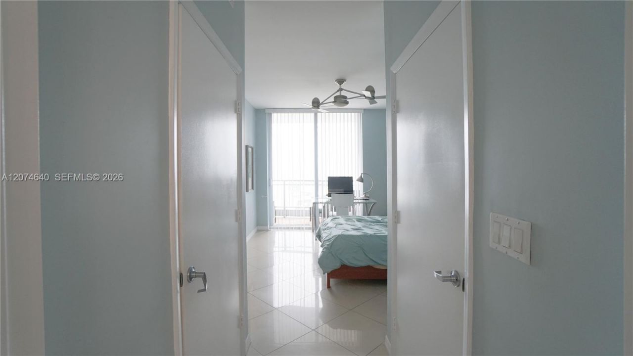 90 SW 3rd St , Unit 4406, Miami, FL 33130 Photo